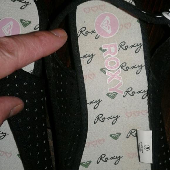 Roxy Shoes - Picture 2 of 5